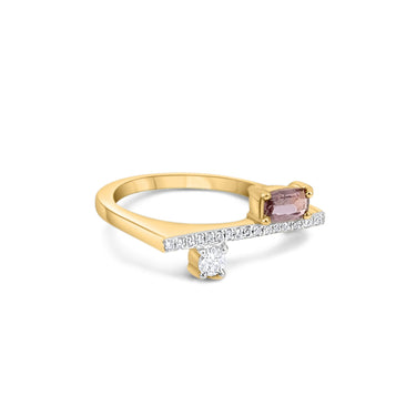 18K gold GEOMUSE ring with baguette tourmaline and diamonds.